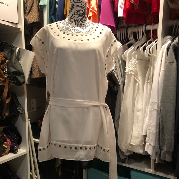 White mid dress with belt, size small - Picture 1 of 4
